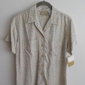 Liz Claiborne Blouse Petite Small NWT Tan White Flower Short Sleeve (691)